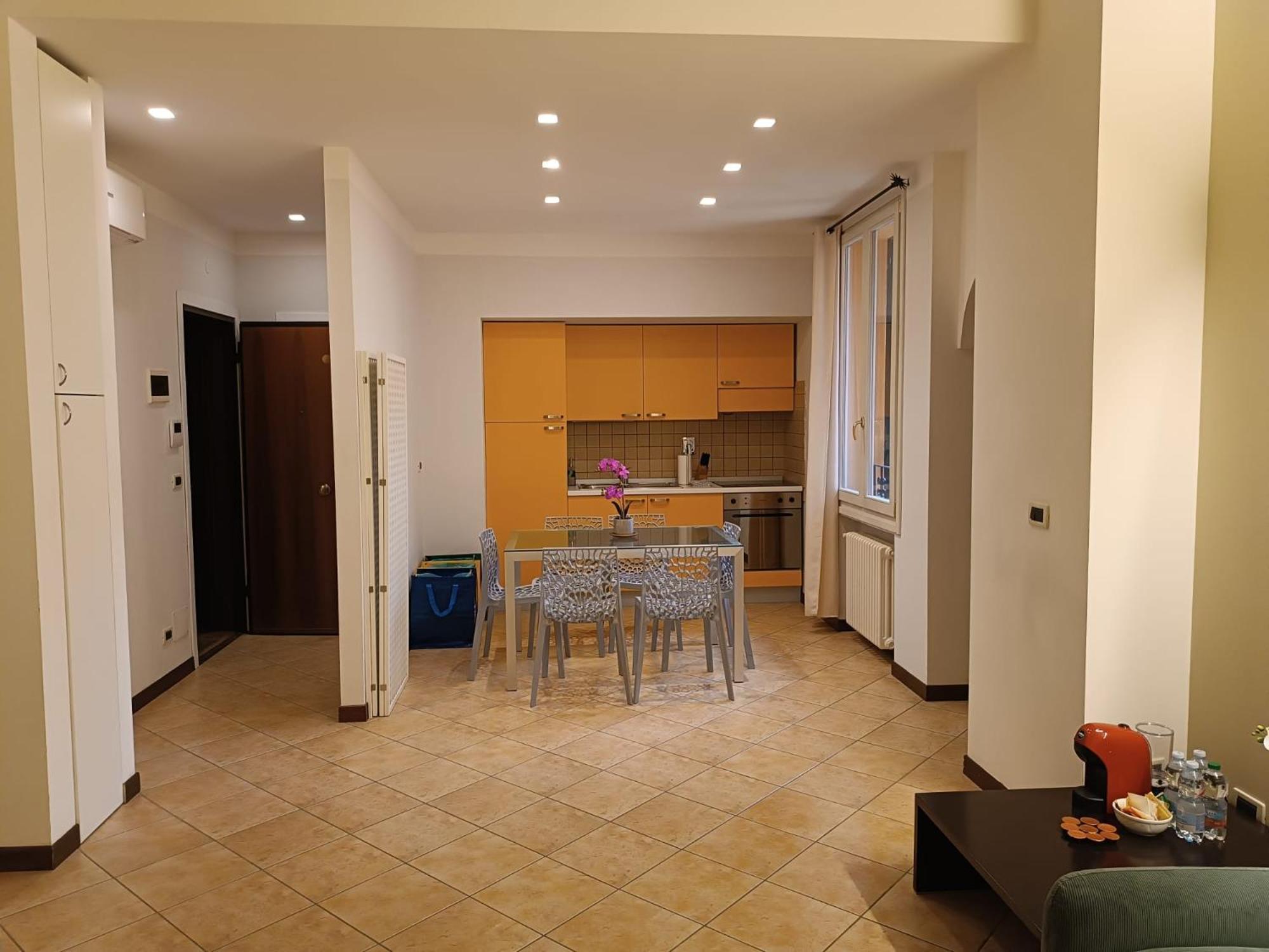 Int 6 - Marco Apartment *